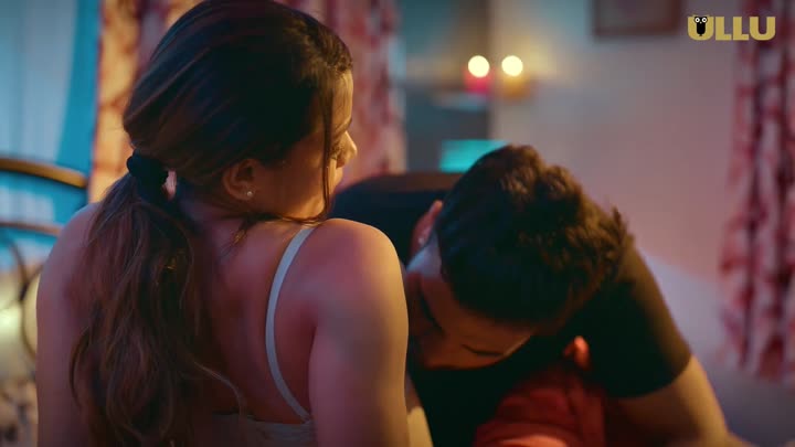 Screenshot Of Aadhi Gharwali (2025) Hindi Season 01 Part 02 ULLU WEB Series