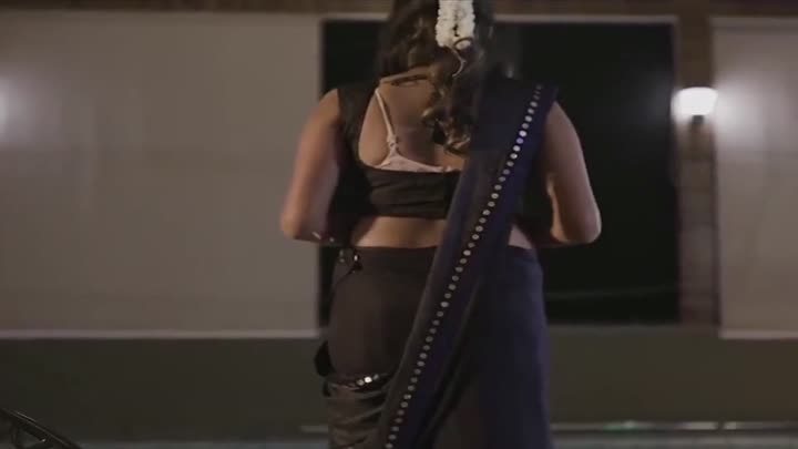 Screenshot Of Bazaar (2025) Hindi Season 01 Episodes 1 TO 2 Funtyy WEB Series