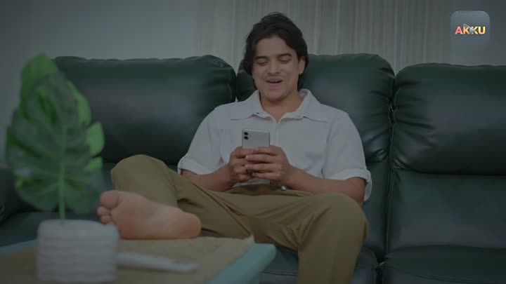 Screenshot Of Cream Rolls (2026) Hindi Season 1 Episodes 1 To 4 Akkuott WEB Series