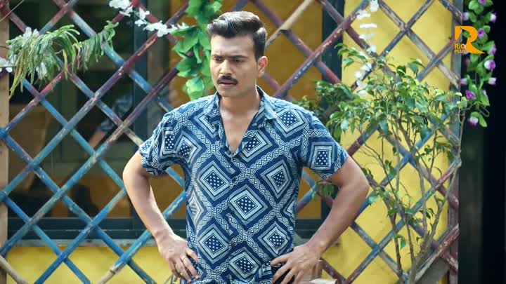 Screenshot Of Extra Class (2025) Hindi Season 01 Episodes 1 To 3 Rioplus WEB Series