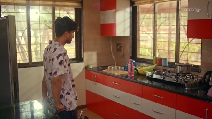 Screenshot Of Graduate (2026) Hindi Season 01 Part 03 ULLU WEB Series