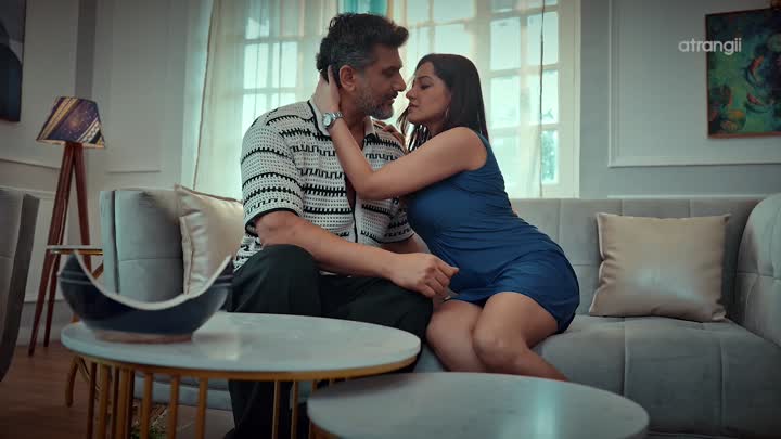 Screenshot Of Naa Tum Jaano Naa Hum (2025) Hindi Season 1 Part 2 Atrangii WEB Series