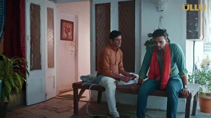 Screenshot Of Raat Baaki Baat Baaki (2025) Hindi Season 01 Part 01 ULLU WEB Series