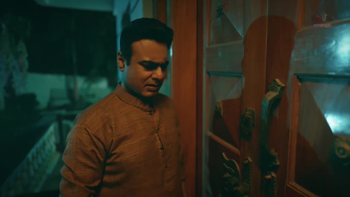 Screenshot Of Shaukeen (2025) Hindi Season 01 Complete Atrangii WEB Series