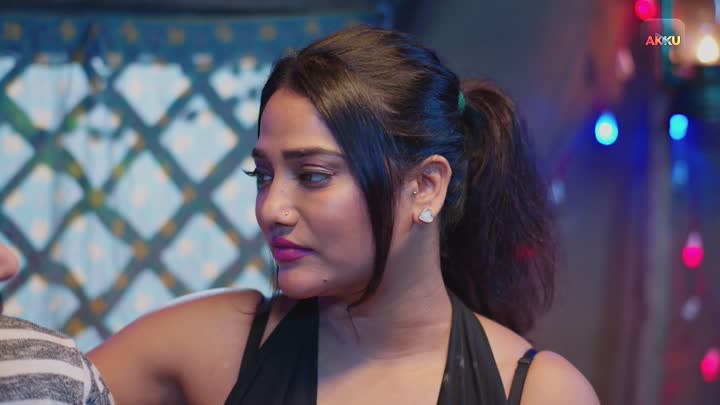 Screenshot Of Tanmay Apartment (2025) Hindi Season 1 Episodes 1 To 2 Akkuott WEB Series