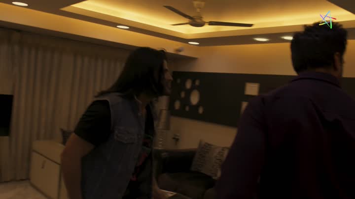 Screenshot Of Title Role (2025) Hindi Season 03 Episodes 01 To 04 Ratri WEB Series